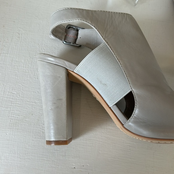 Vince Camuto open toe, sling back heels - Picture 6 of 9